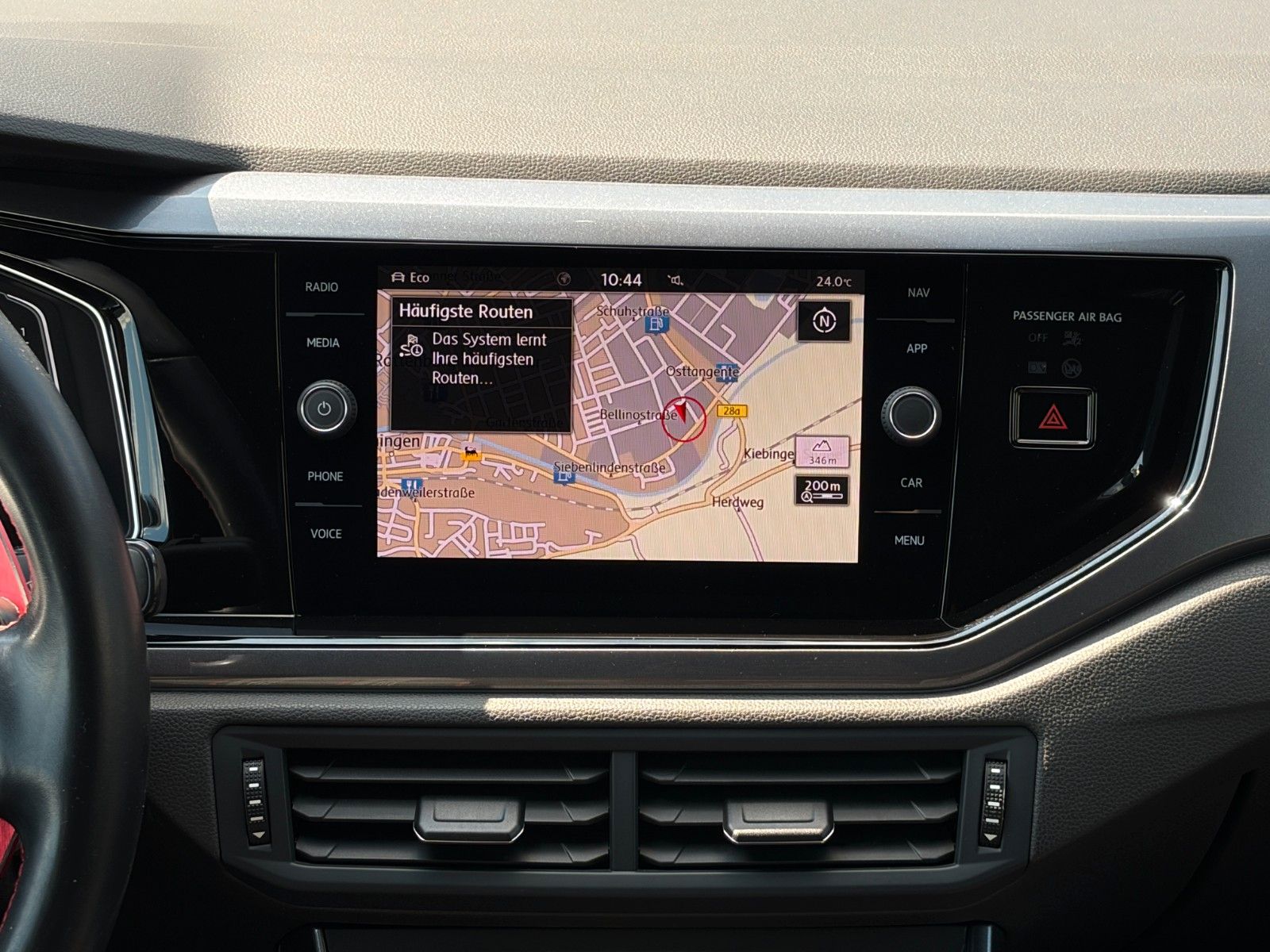 Fahrzeugabbildung Volkswagen Polo VI GTI 2.0 TSI DSG KW ACC PDC SHZ CarPlay
