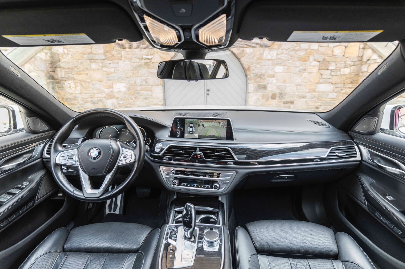 Fahrzeugabbildung BMW 750Li xDrive M SKY LUX LOUNGE HUD H&K TV ACC 360