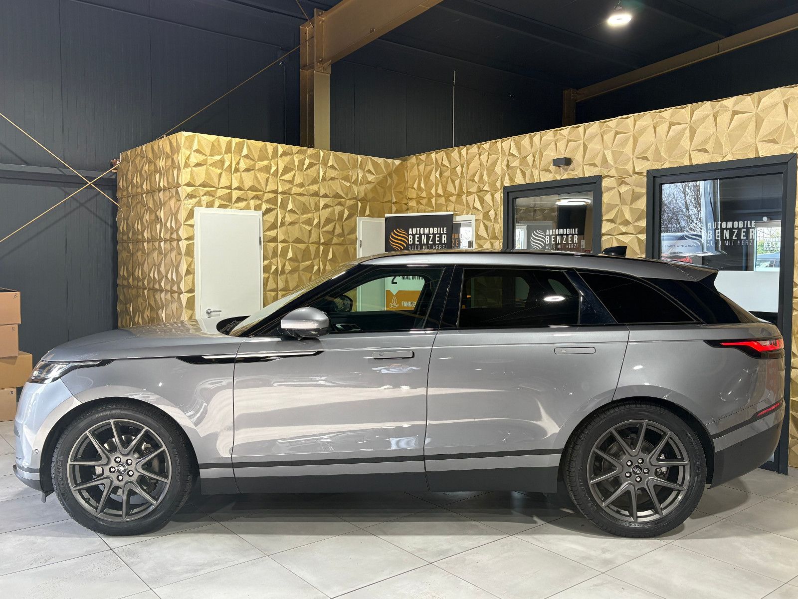 Fahrzeugabbildung Land Rover Range Rover Velar/360*KAM/LED/APPLE/LEDER/