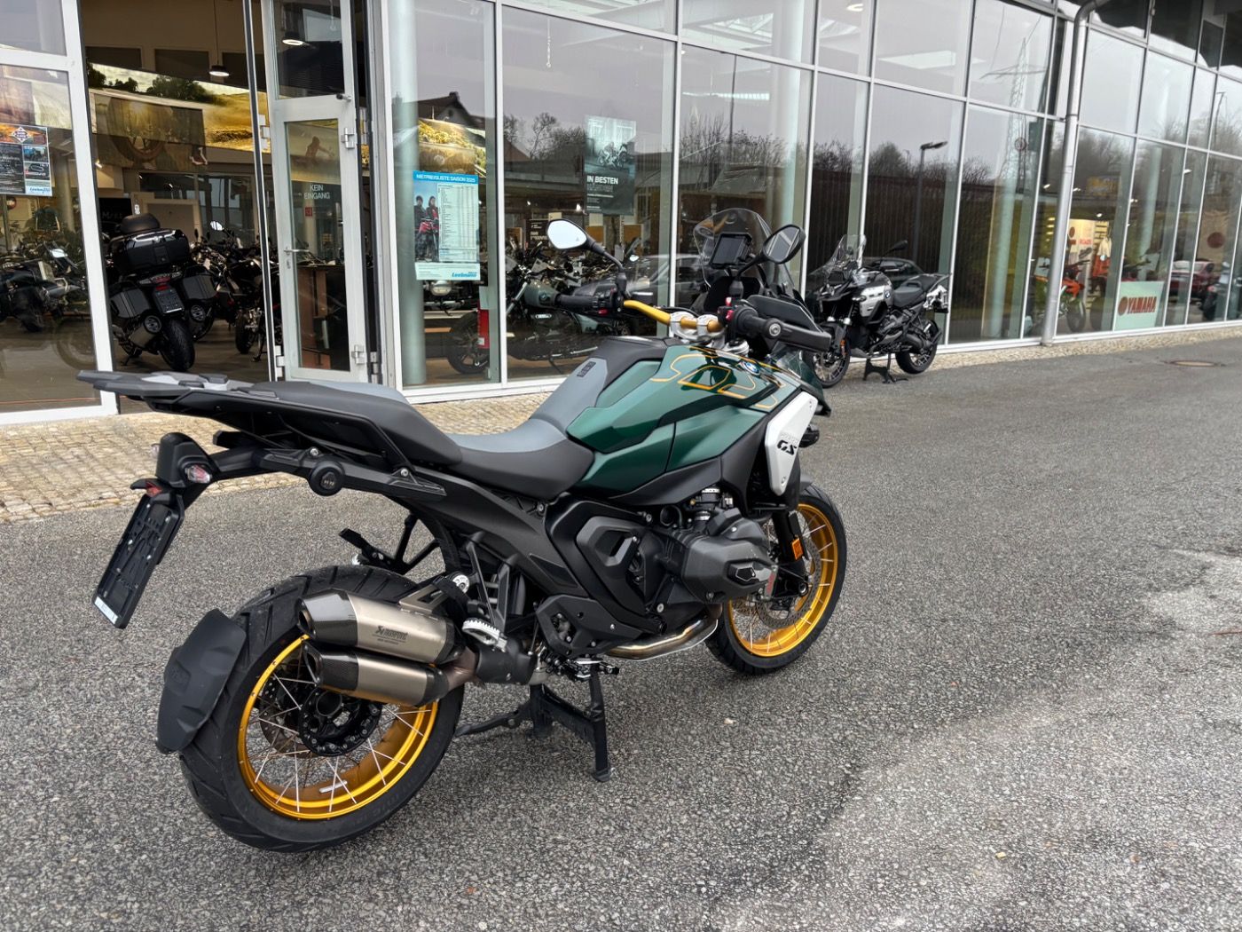 Fahrzeugabbildung BMW R 1300 GS Option 719 3 Pakete Doppelschalldämpfe