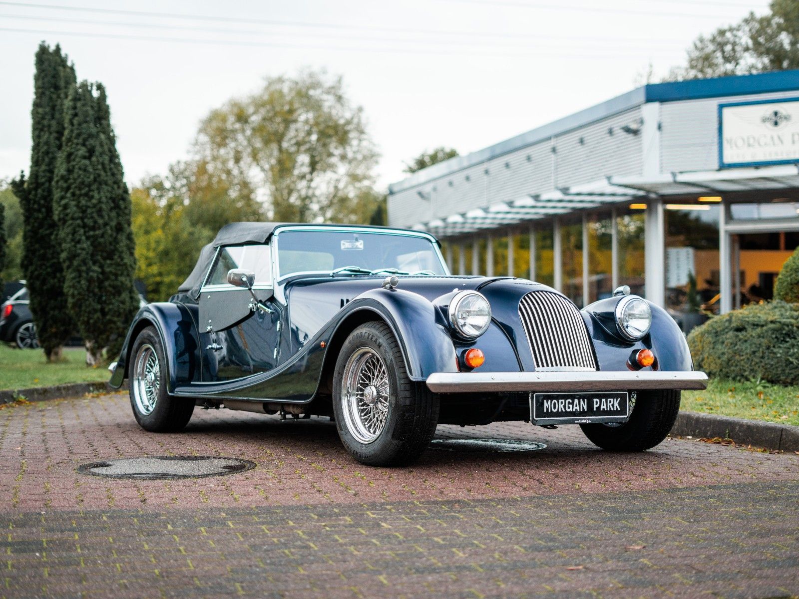 Fahrzeugabbildung Morgan Roadster 3,7 L V6 *1 Hand* + Sonderlack +