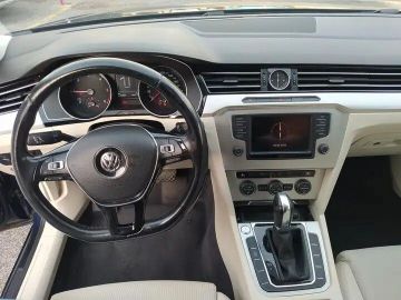 Volkswagen Passat - 9
