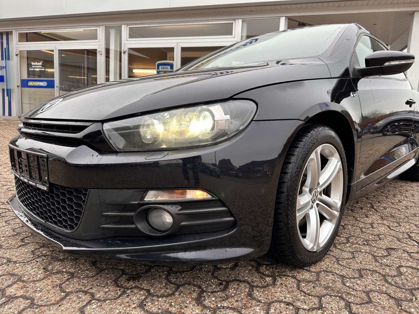 Fahrzeugabbildung Volkswagen Scirocco 2.0 TDI R-Line DSG BiXenon/Leder/GRA/SH