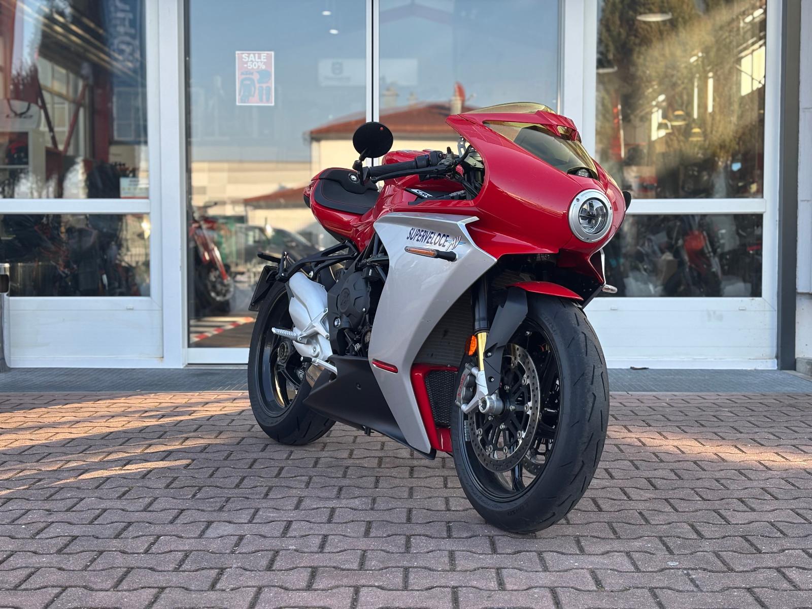 MV Agusta SUPERVELOCE 800 Vorführer