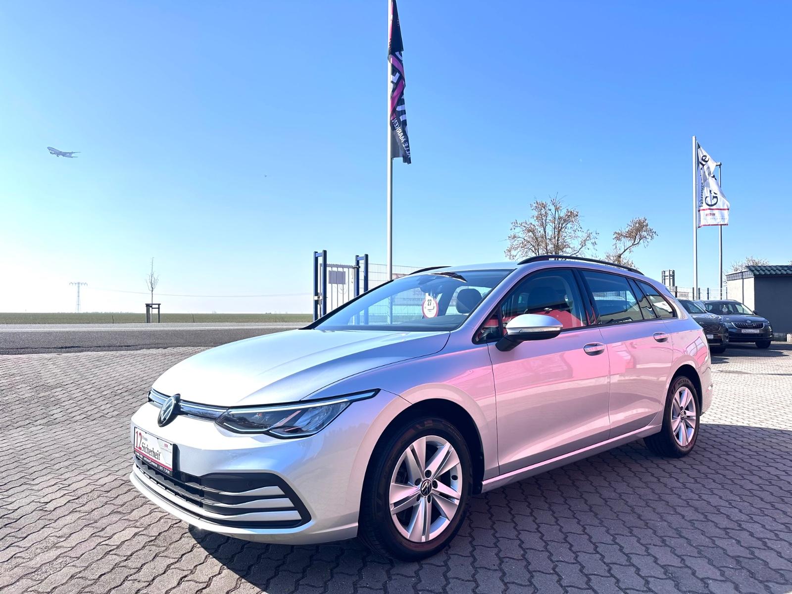 Volkswagen Golf VIII Variant Life*HU/AU neu*LED*AHK*