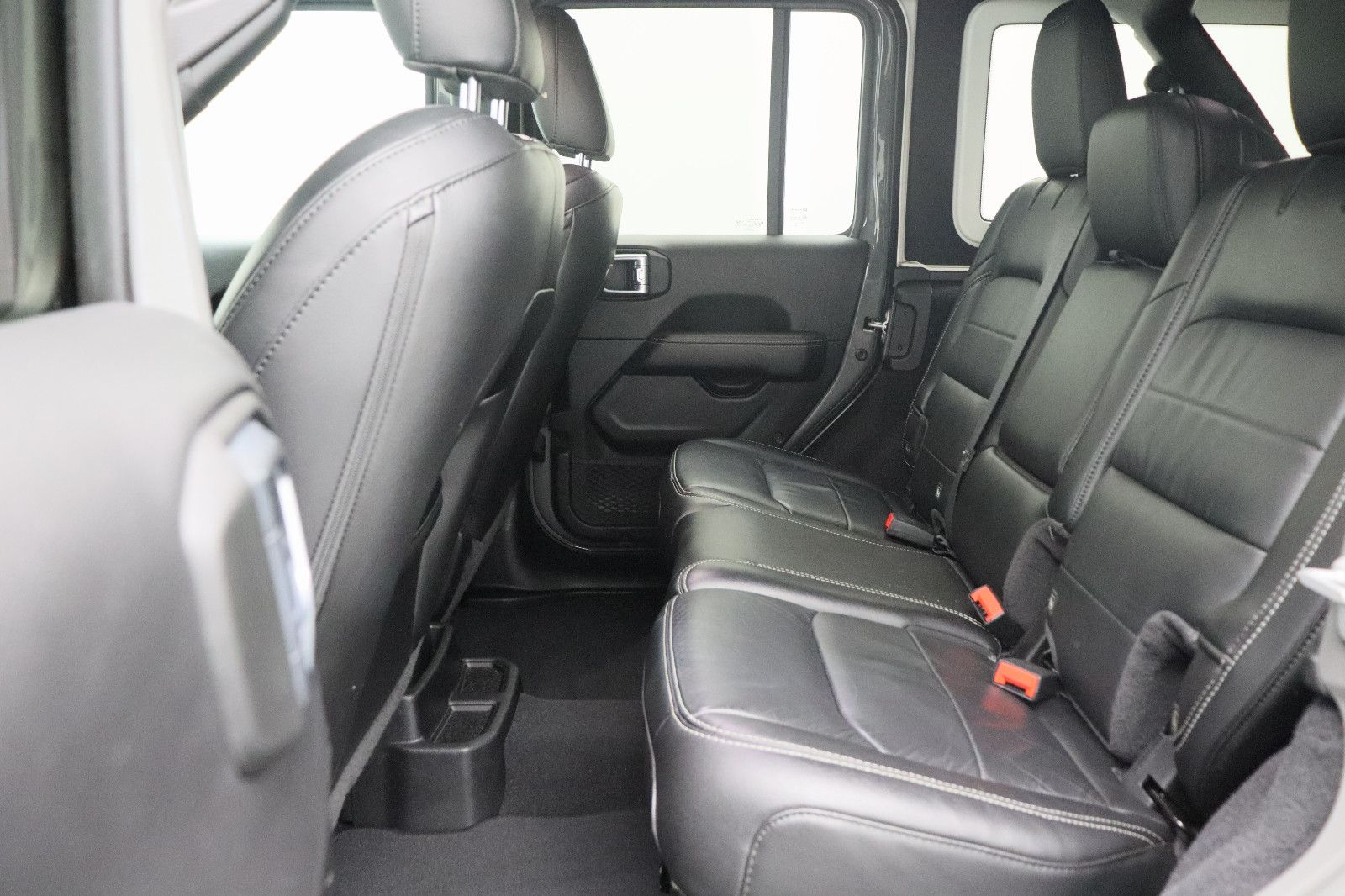 Fahrzeugabbildung Jeep Wrangler 2.0 T-GDI Unlimited Sahara Overland
