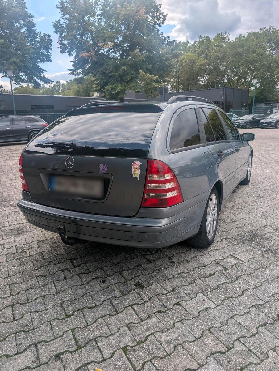 Mercedes-Benz C180 2005 — engine 143 HP (105kW)