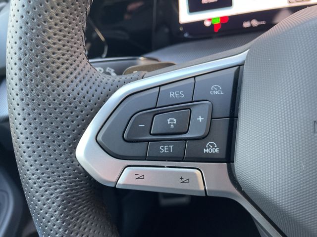Golf VIII 2.0 TDI DSG R-Line AHK/Kamera/HUD/Navi