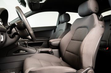 Fahrzeugabbildung Audi A3 1.6 Ambition XENON 17" GARANTIE