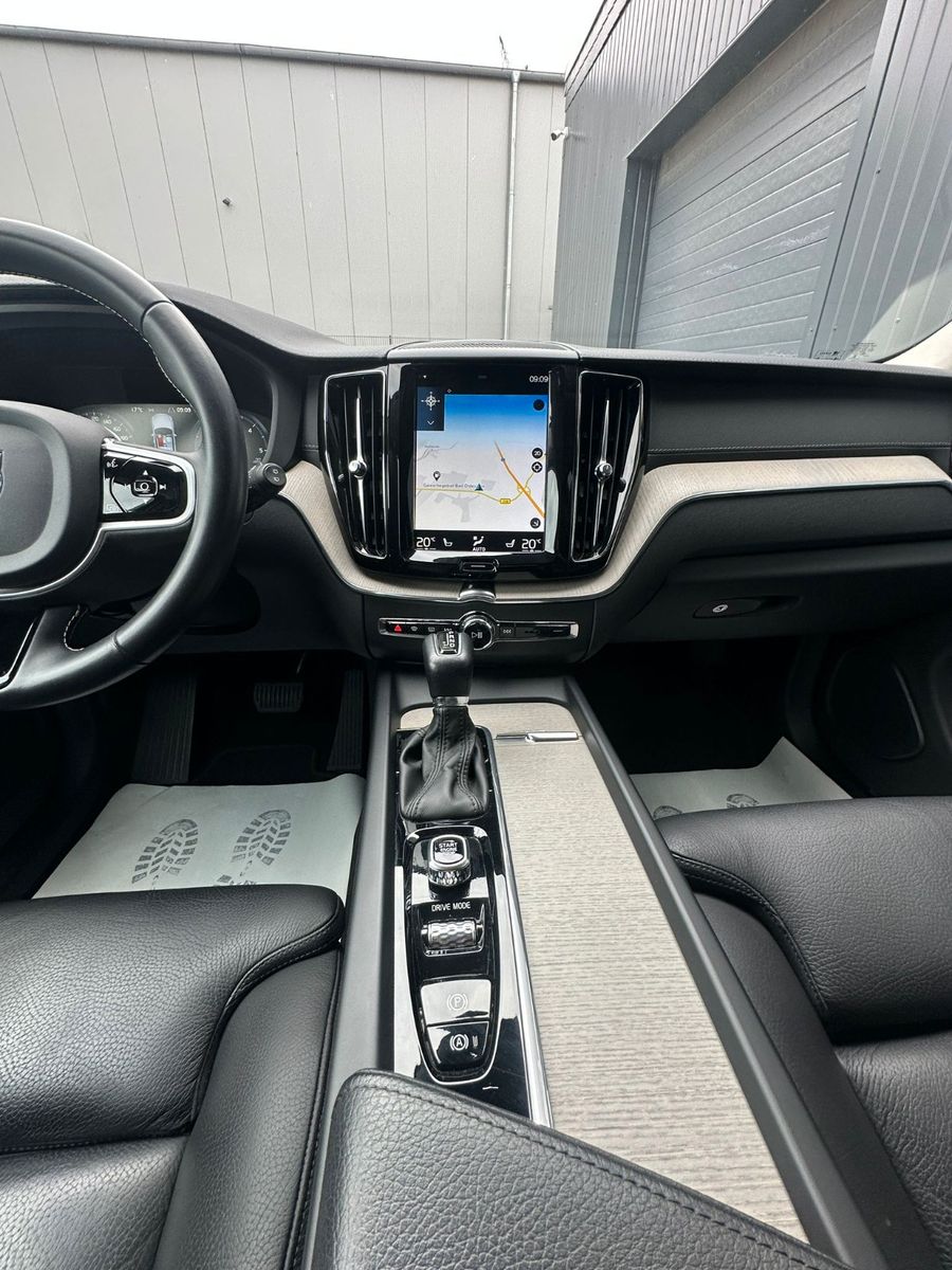 Volvo XC 60 Inscription 2WD SHZ Navi Vollleder LED foto 13