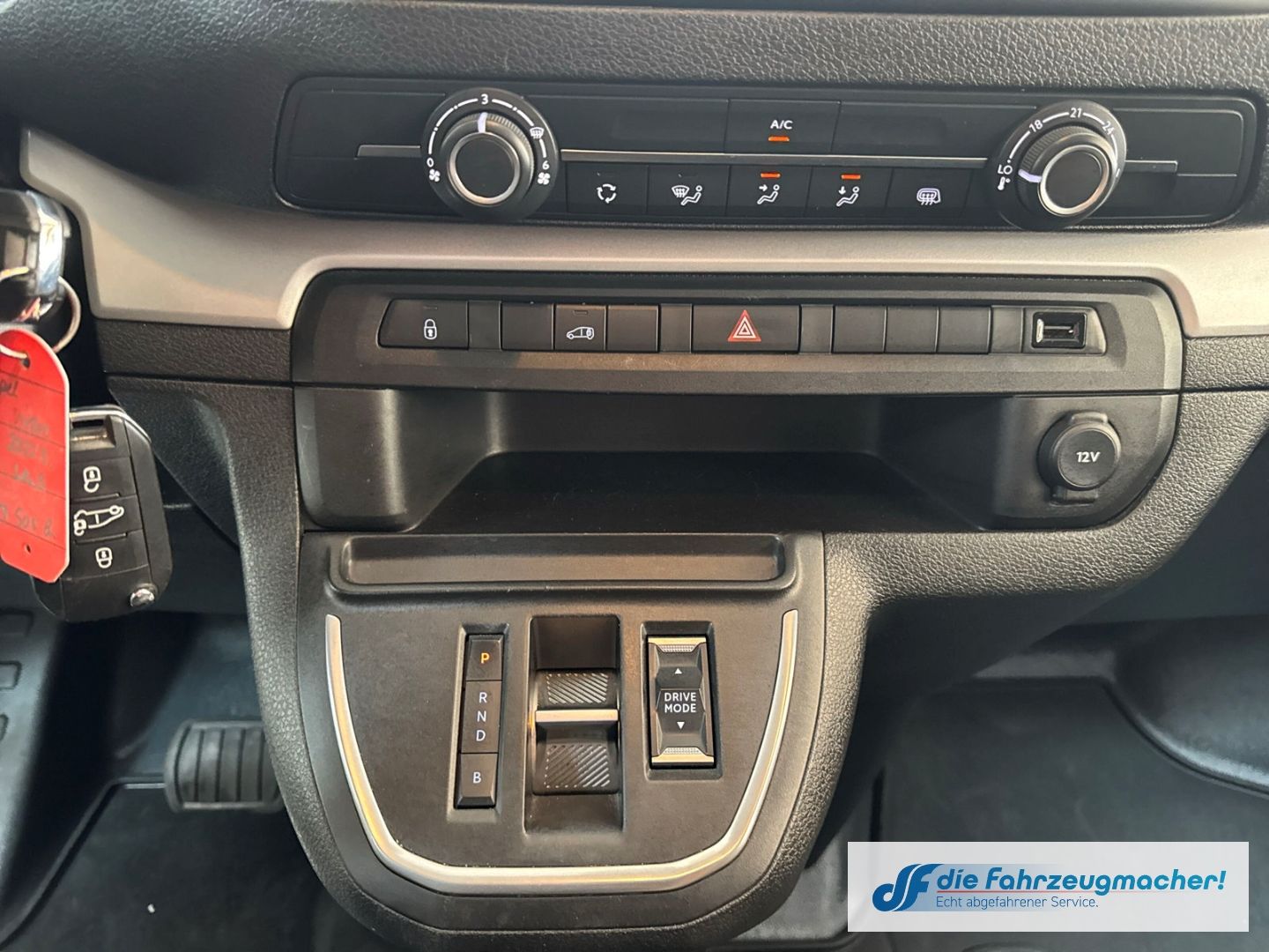 Fahrzeugabbildung Opel Vivaro Kasten -e Elegance L 75 kWh HUD Navi Appl