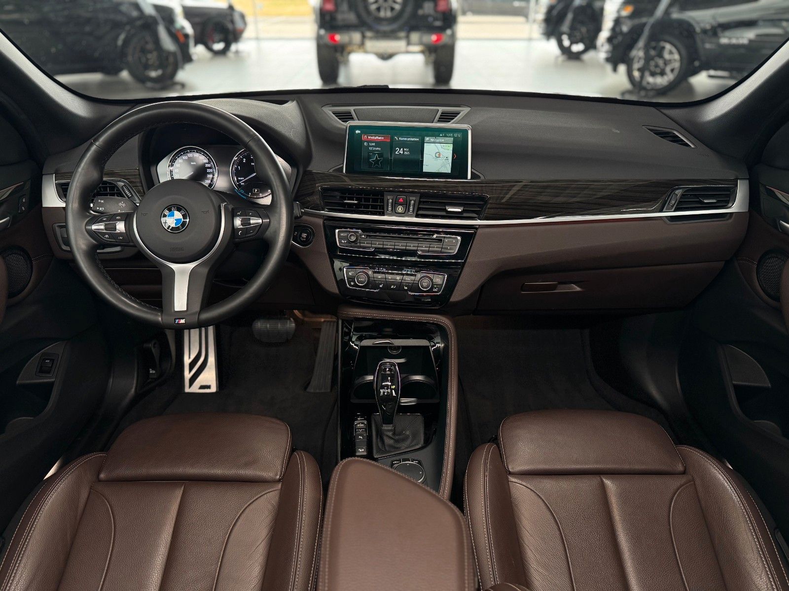 Fahrzeugabbildung BMW X1 xDrive 2.0i M Sport   "Leder PANO Kamera"