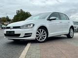 Volkswagen Golf VII Lim. Highline BMT BiXenon ACC Spurhalte - mit Benzin-Antrieb: Alcantara, mit Navigationssystem, Limousine, mit Klimaanlage