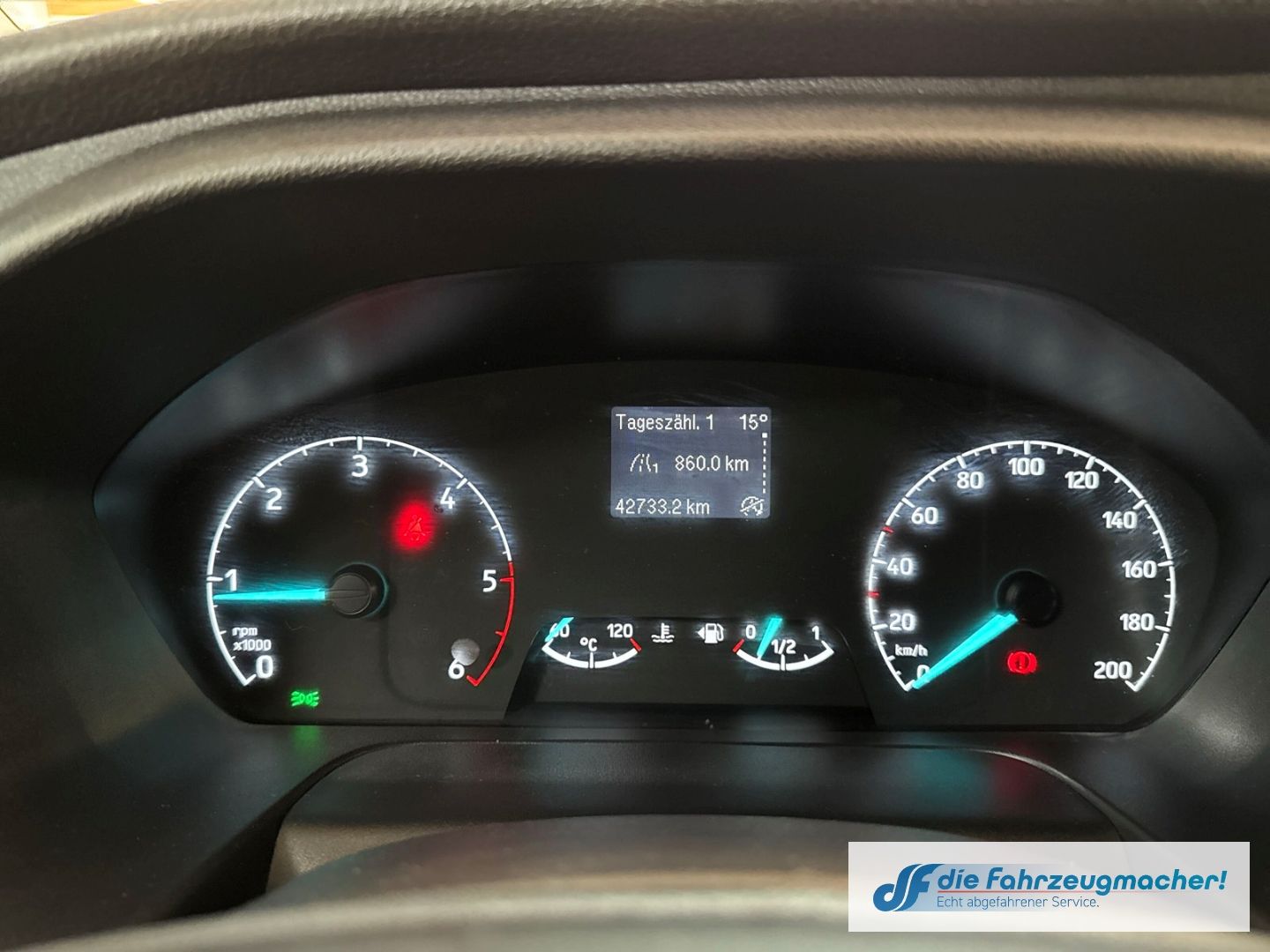 Fahrzeugabbildung Ford Transit Custom Tourneo 320 L1 Trend 2.0 TDCi Dyn