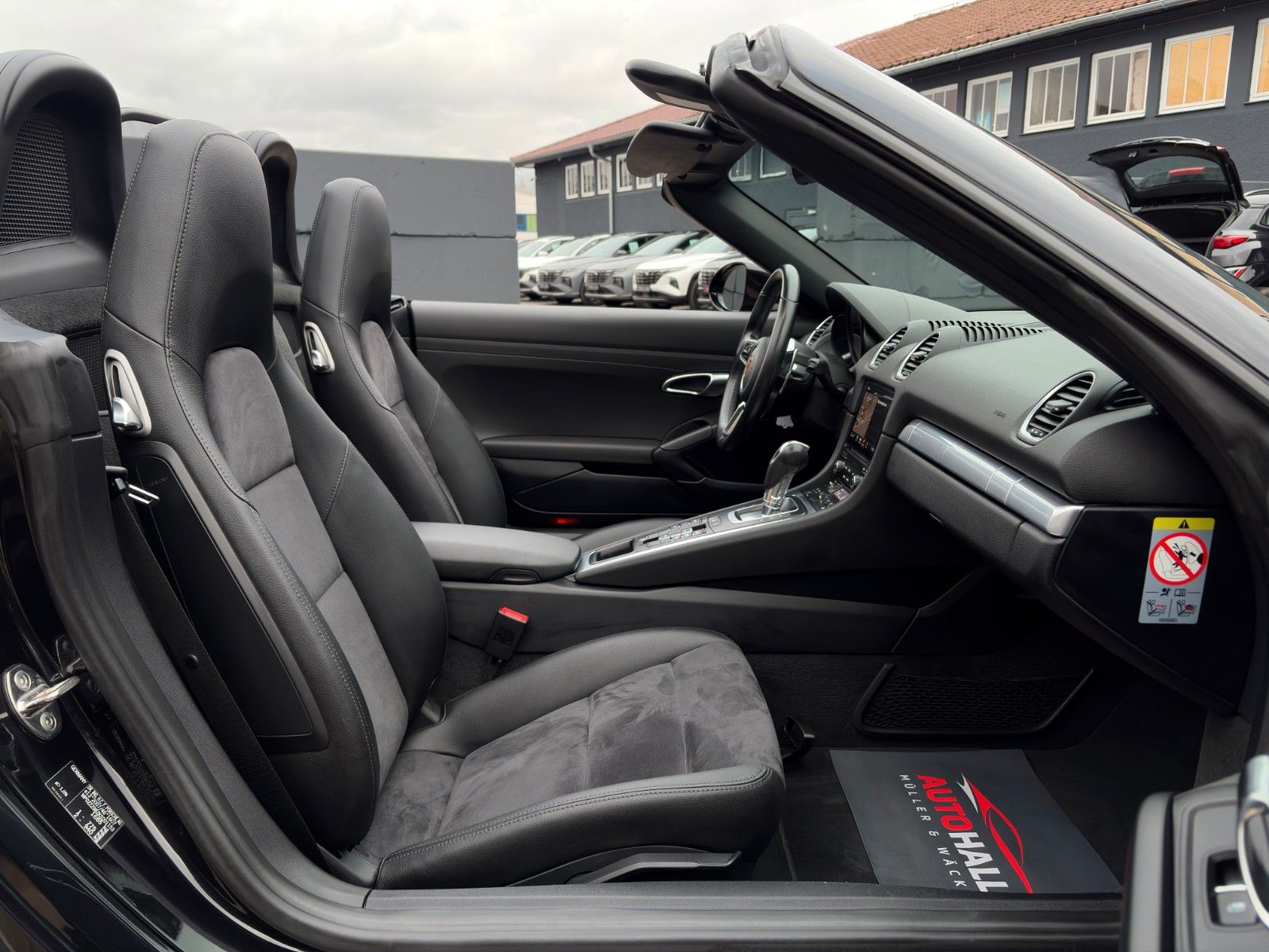 Fahrzeugabbildung Porsche 718 Boxster Sport PASM NAV CarPlay LHZ SHZ 20"