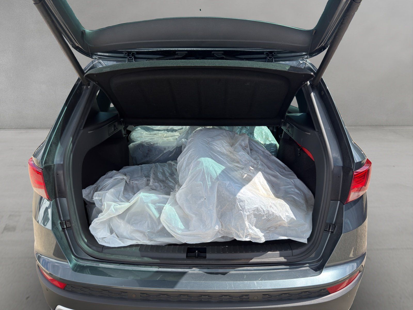 Fahrzeugabbildung SEAT Ateca 1.4 TSI Xcellence/PDC/NAVI/Klimaautomatik