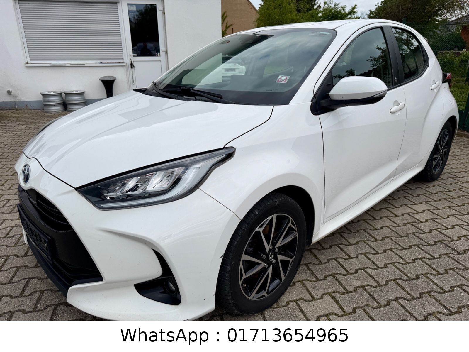 TOYOTA Yaris