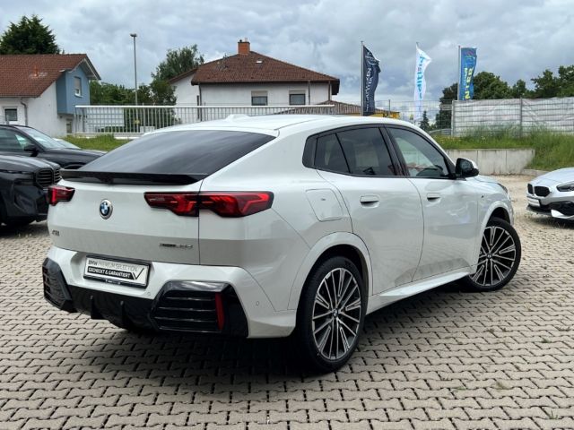 BMW X2 xDrive20d M Sport 20'' IconGlow HUD AHK Pano foto 2