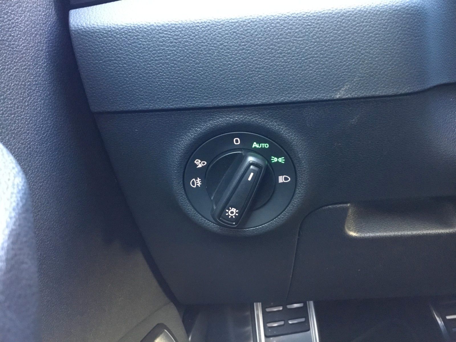Fahrzeugabbildung SKODA Karoq 2.0l TSI DSG 4x4 Sportline+Pano+Standheizu