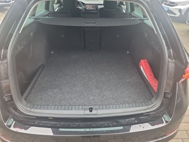 Fahrzeugabbildung SKODA Octavia Combi 1.4 TSI DSG iV. Style NAVI PLA MAT