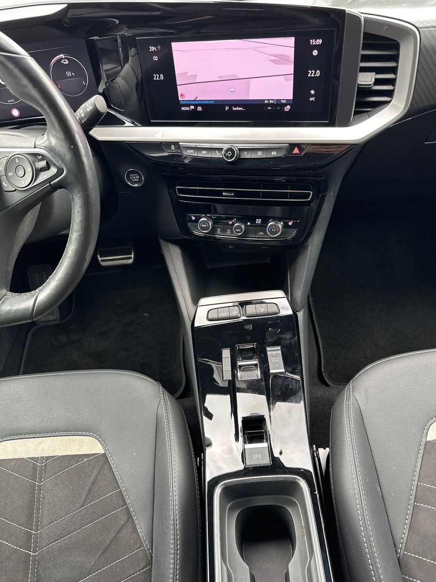 Fahrzeugabbildung Opel Mokka-e Ultimate NAV+MATRIX+ACC+KAMERA+SHZ+18ZO