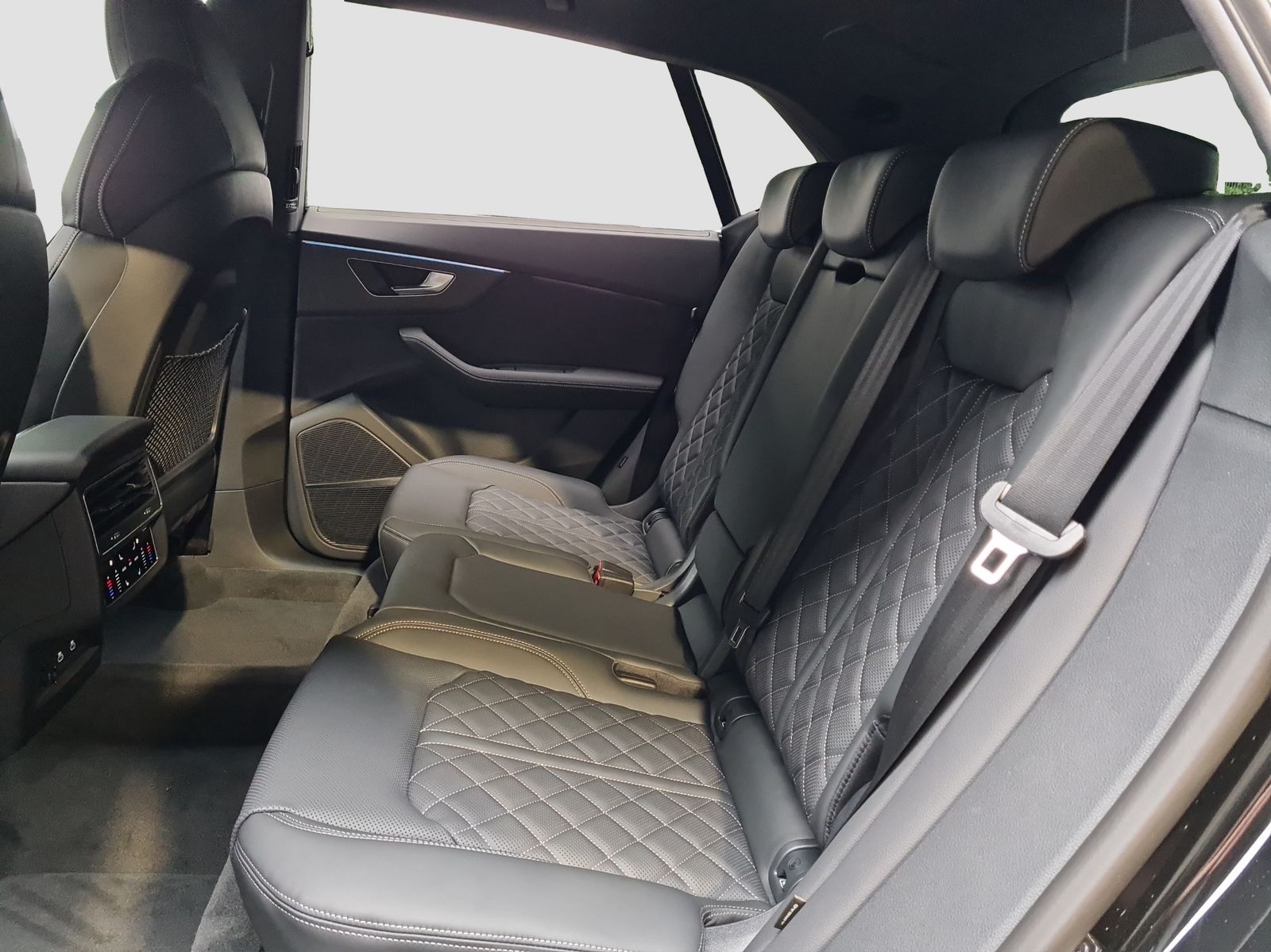 Audi SQ8 - Bild 10