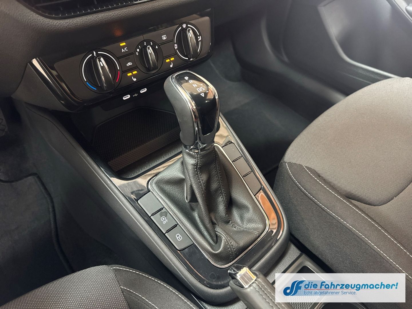 Fahrzeugabbildung SKODA Fabia Selection LED Sperrdiff. ACC Apple CarPlay