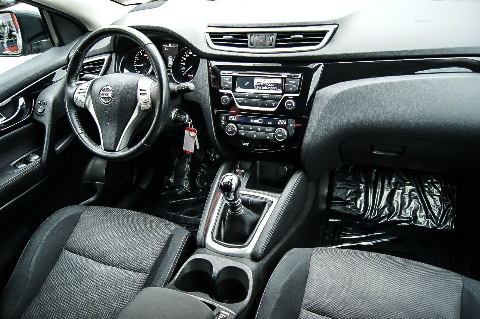 Fahrzeugabbildung Nissan Qashqai 1.2 Acenta RENTNERERSTBESITZ 22.324km !!