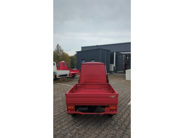 Fahrzeugabbildung Piaggio Ape 50 Pritsche rot, auch als 25kmh erhältlich*