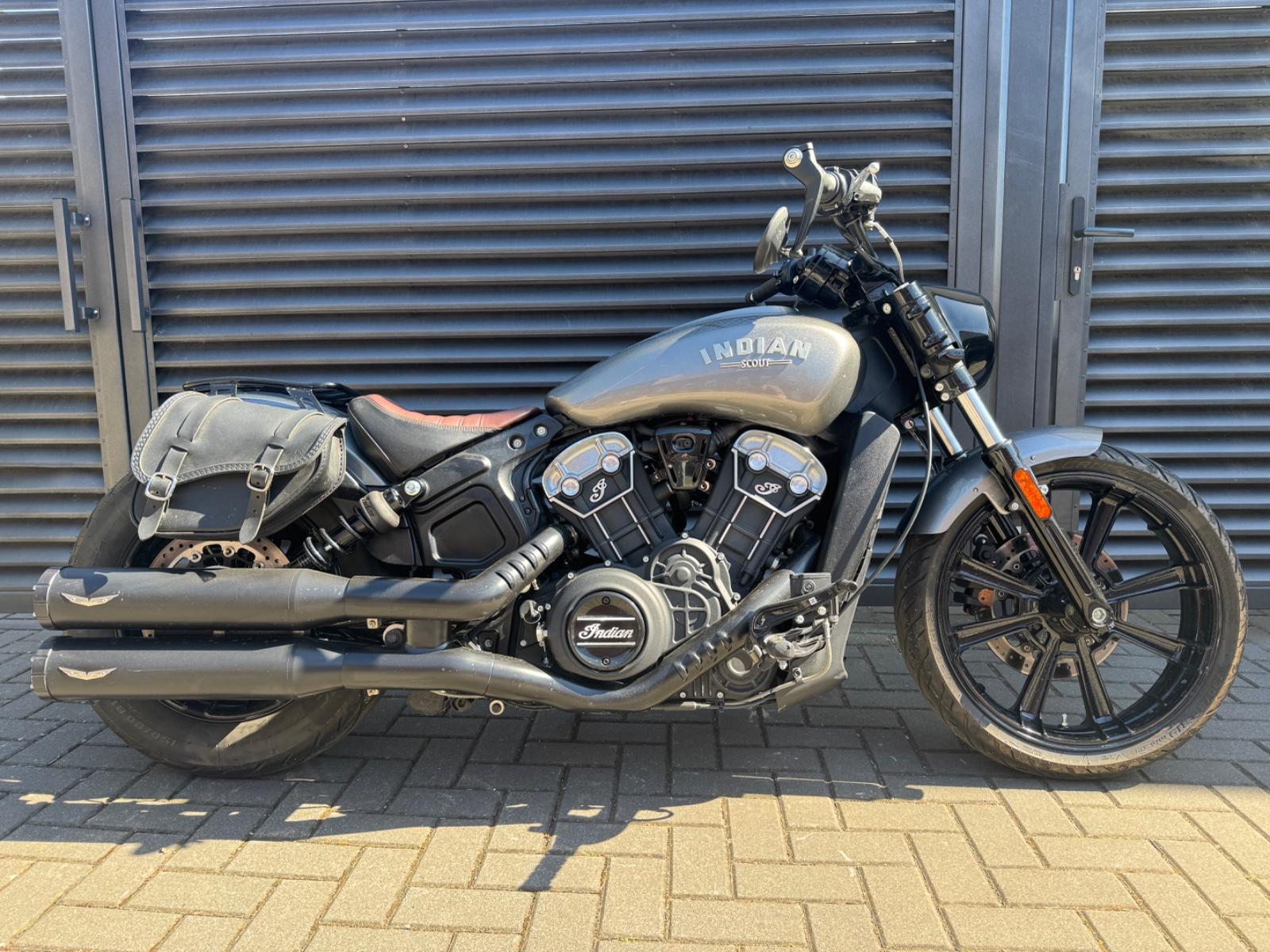 Indian Scout Bobber 1133 wie NEU nur 1423 km