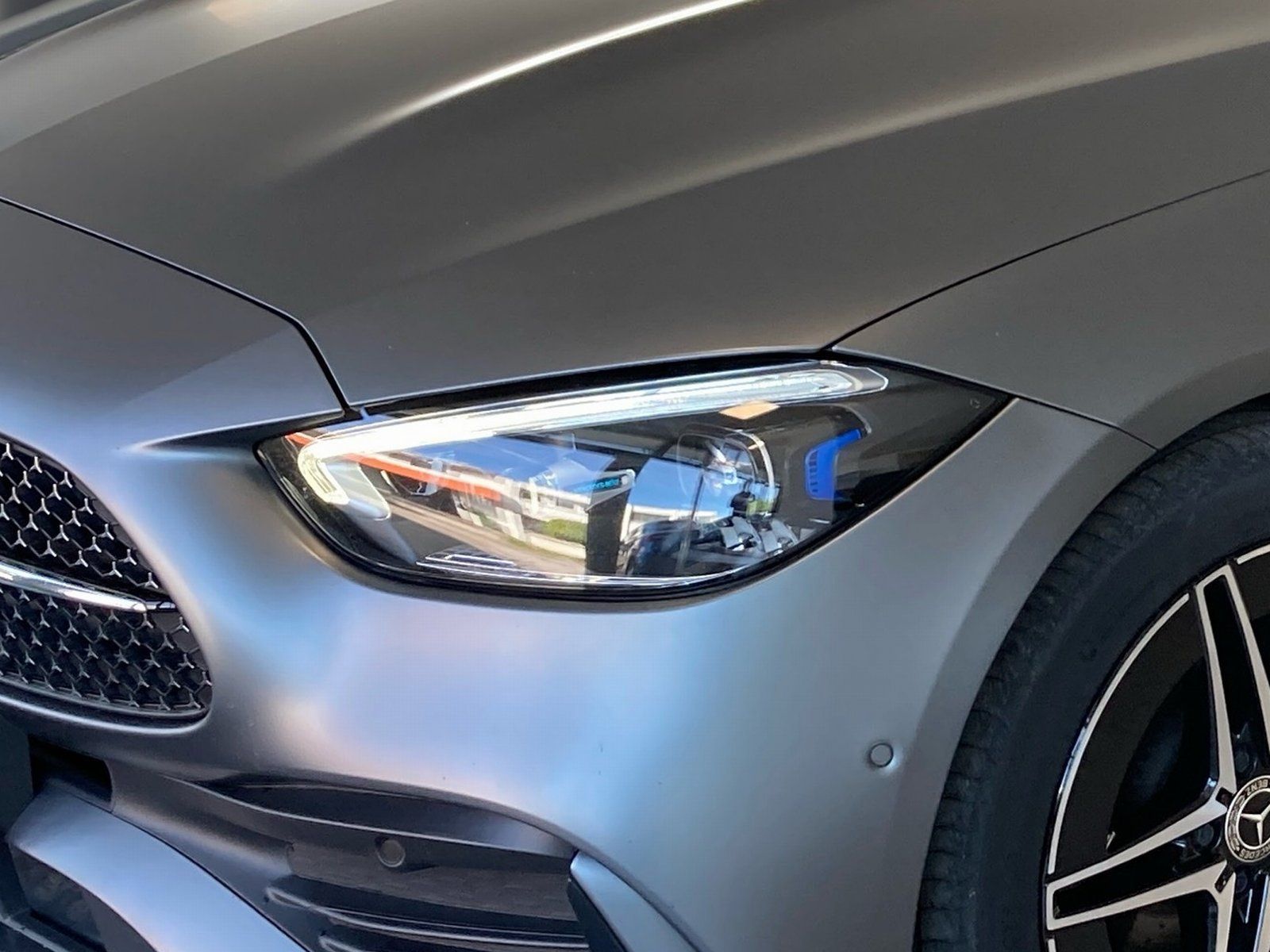 Fahrzeugabbildung Mercedes-Benz C 300 e T AMG*Pano*AHK*HUD*Distronic*Sound*360°*