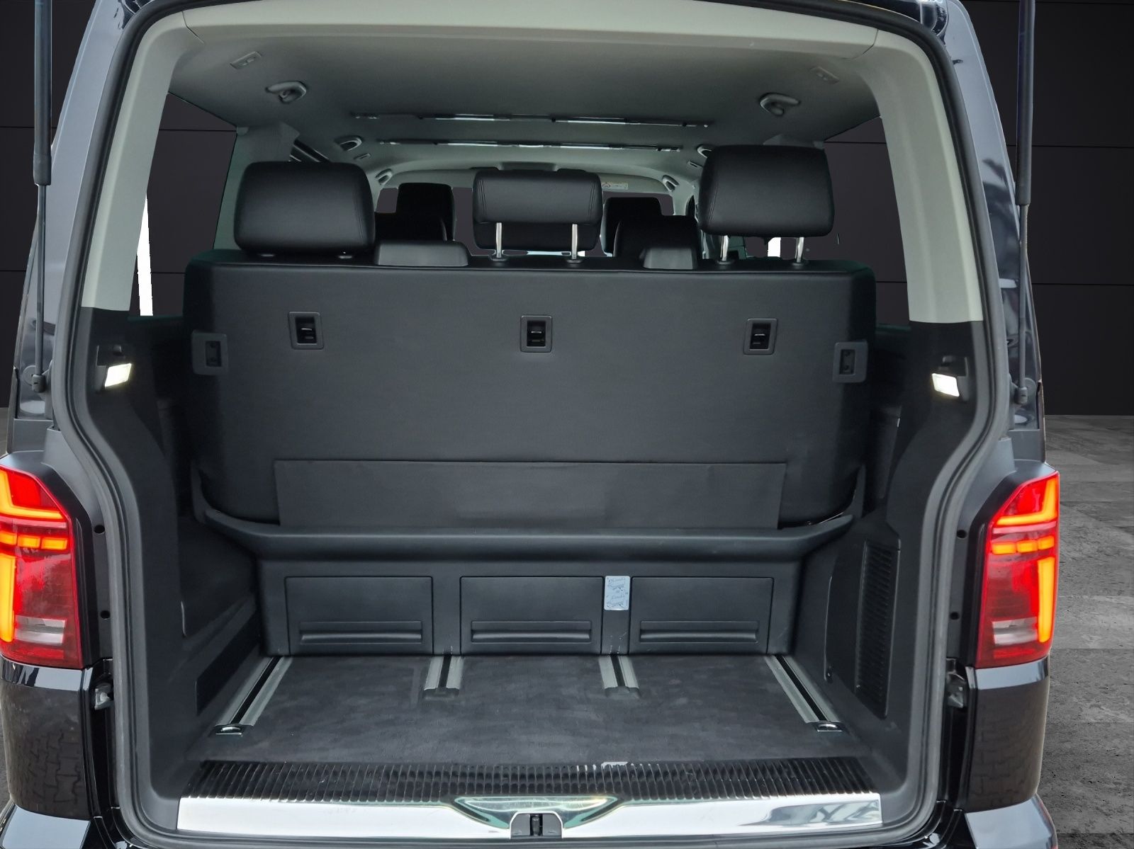 Fahrzeugabbildung Volkswagen T6 Multivan T6.1 TDI Gen-Six DSG Standhzg LED AH