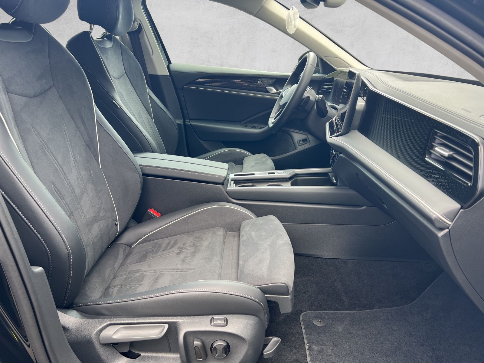 Passat Variant Business 1.5 TSI eHybrid DSG AHK*
