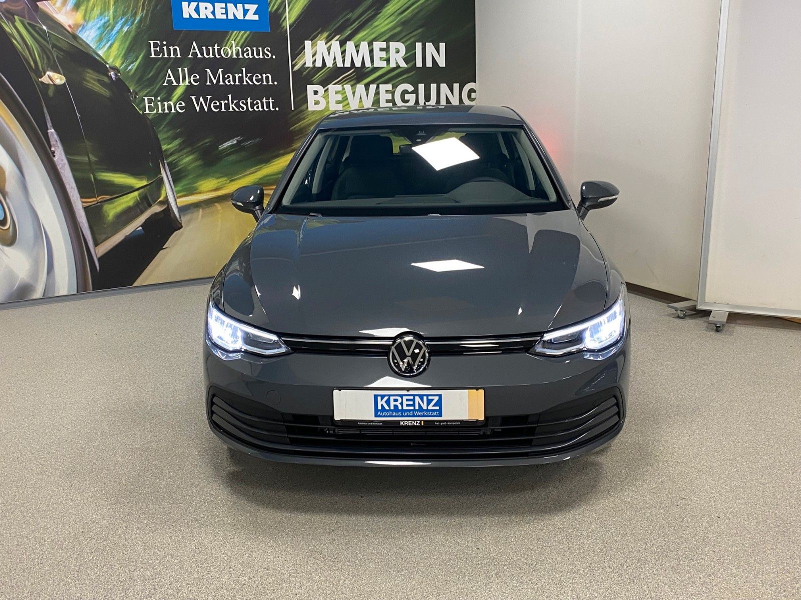 Fahrzeugabbildung Volkswagen Golf 1.5 eTSI OPF DSG+LIFE+ACC++GARANTIE 1.2028+