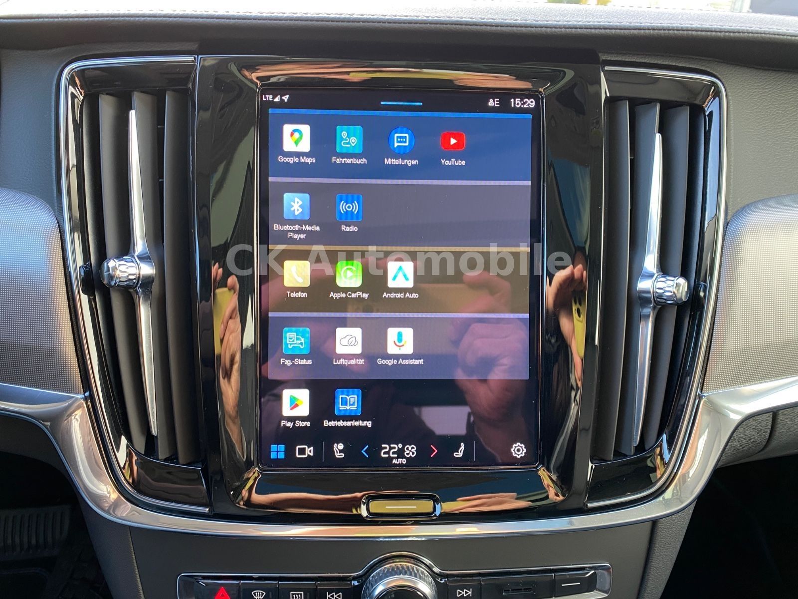 Fahrzeugabbildung Volvo V90 B5 Ultimate Dark AWD/BLIS/Pano/Head-Up/AHK