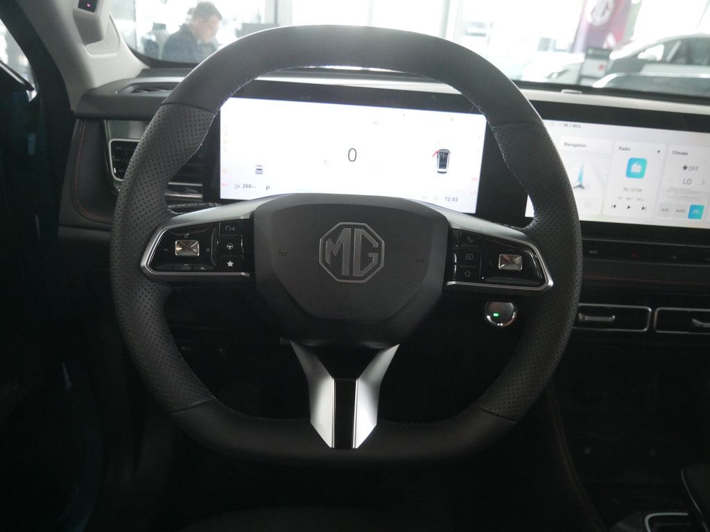 MG HS