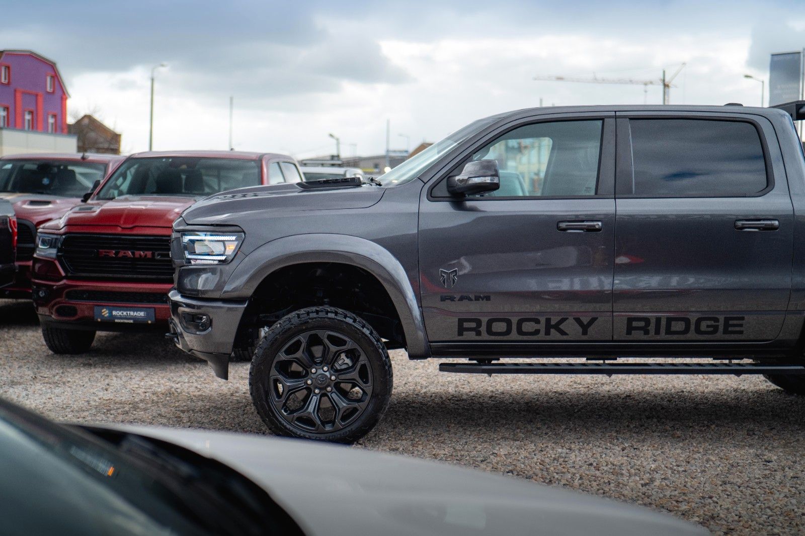Fahrzeugabbildung Dodge RAM 5.7 V8 HEMI 4x4 ROCKY RIDGE OFFROAD Pano 19%