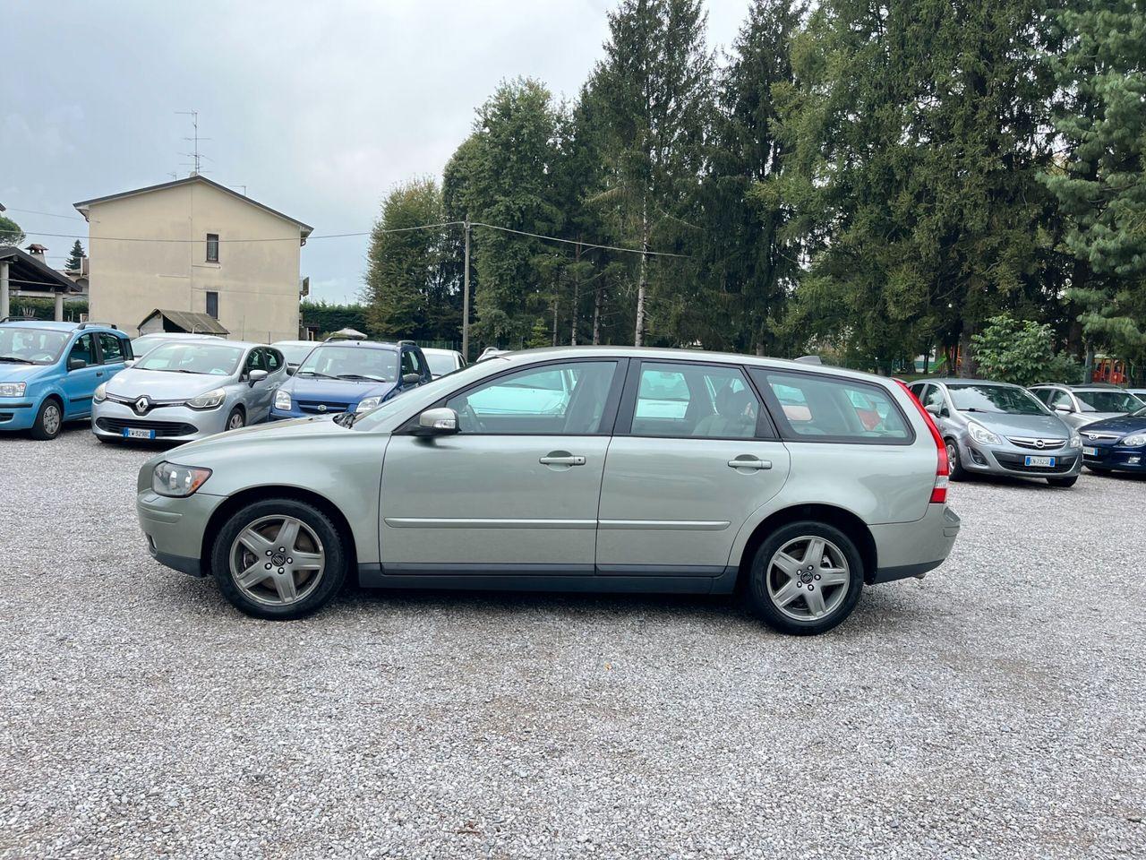 Volvo V50 2007 — engine 2.401 cm³, 179 HP (132kW)
