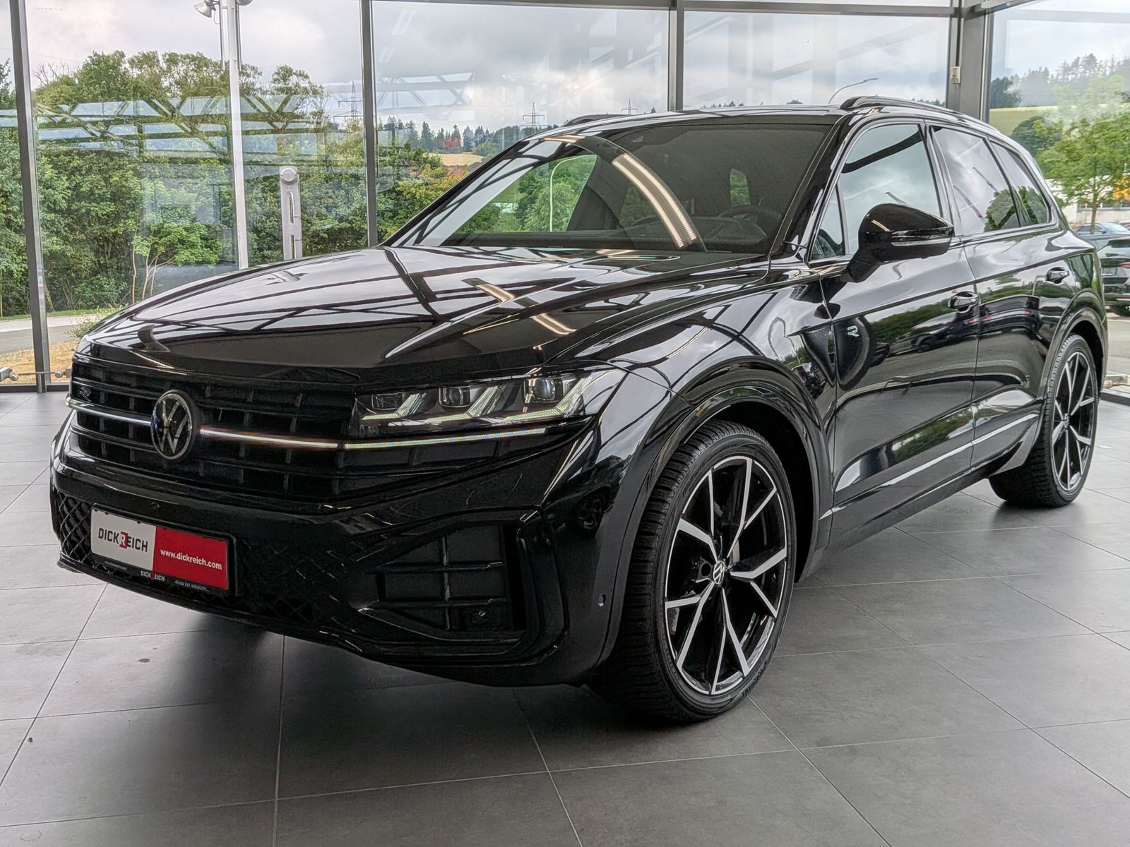 Fahrzeugabbildung Volkswagen Touareg 3.0TDI 4M R-Line VOLL Black 22" UPE 114T