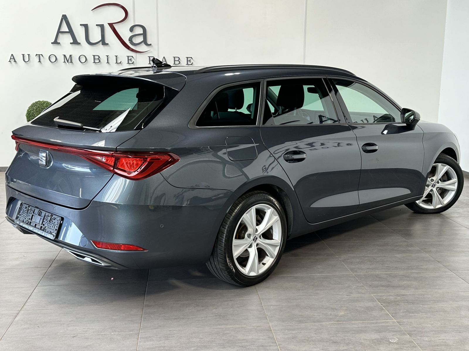 Fahrzeugabbildung SEAT Leon SpT 2.0 TDI DSG FR NAV+LED+AHK+PANO+ACC+KAM