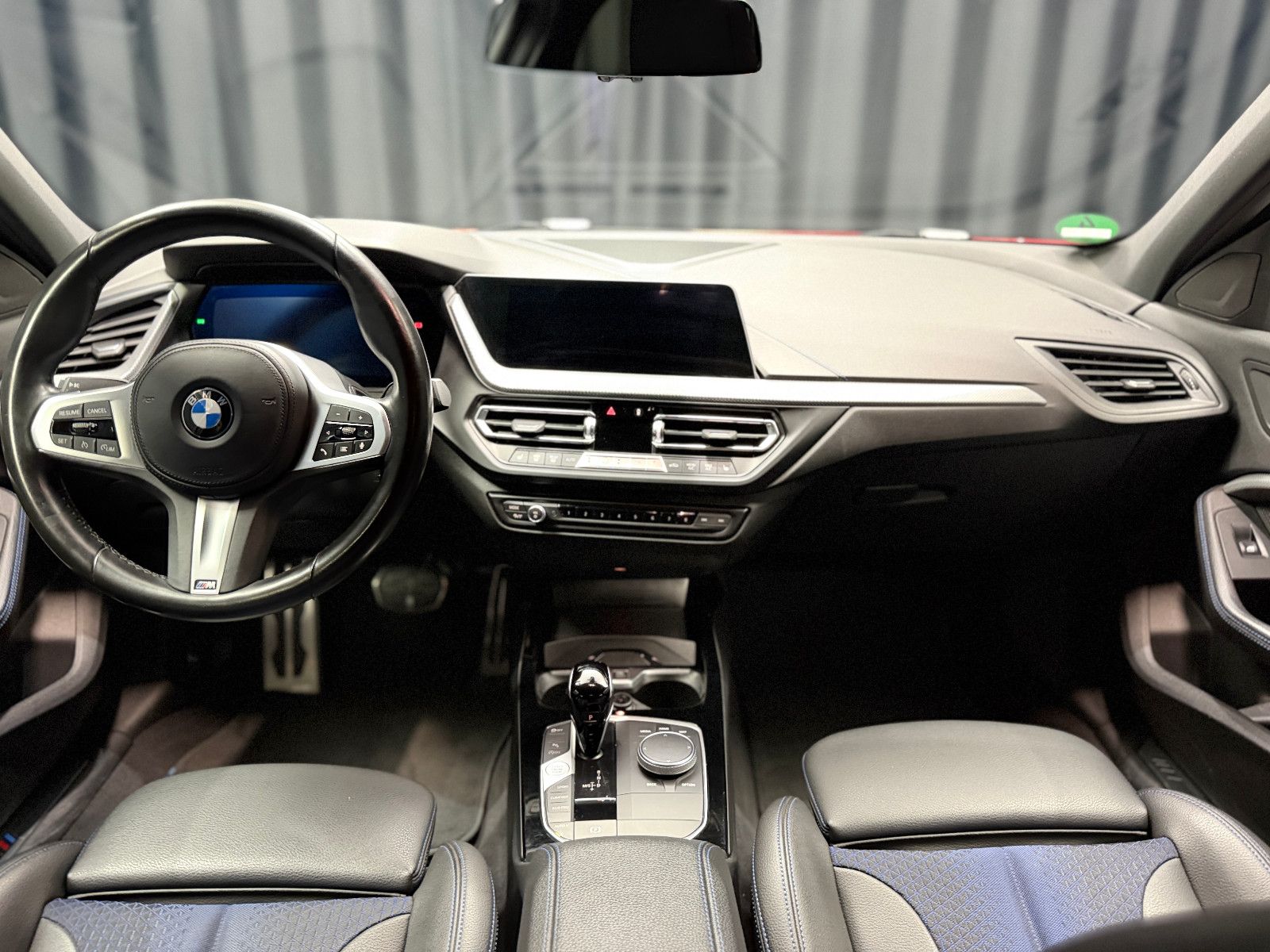 Fahrzeugabbildung BMW 118 d M Sport|HIFI|RF-CAM|DIG-TACHO|NAVI