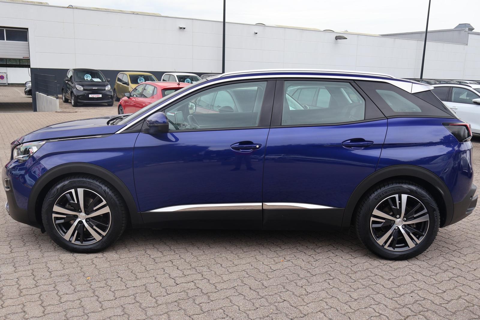 Peugeot 3008 1.2 12V Behindertenumbau Navi 360° Panorama