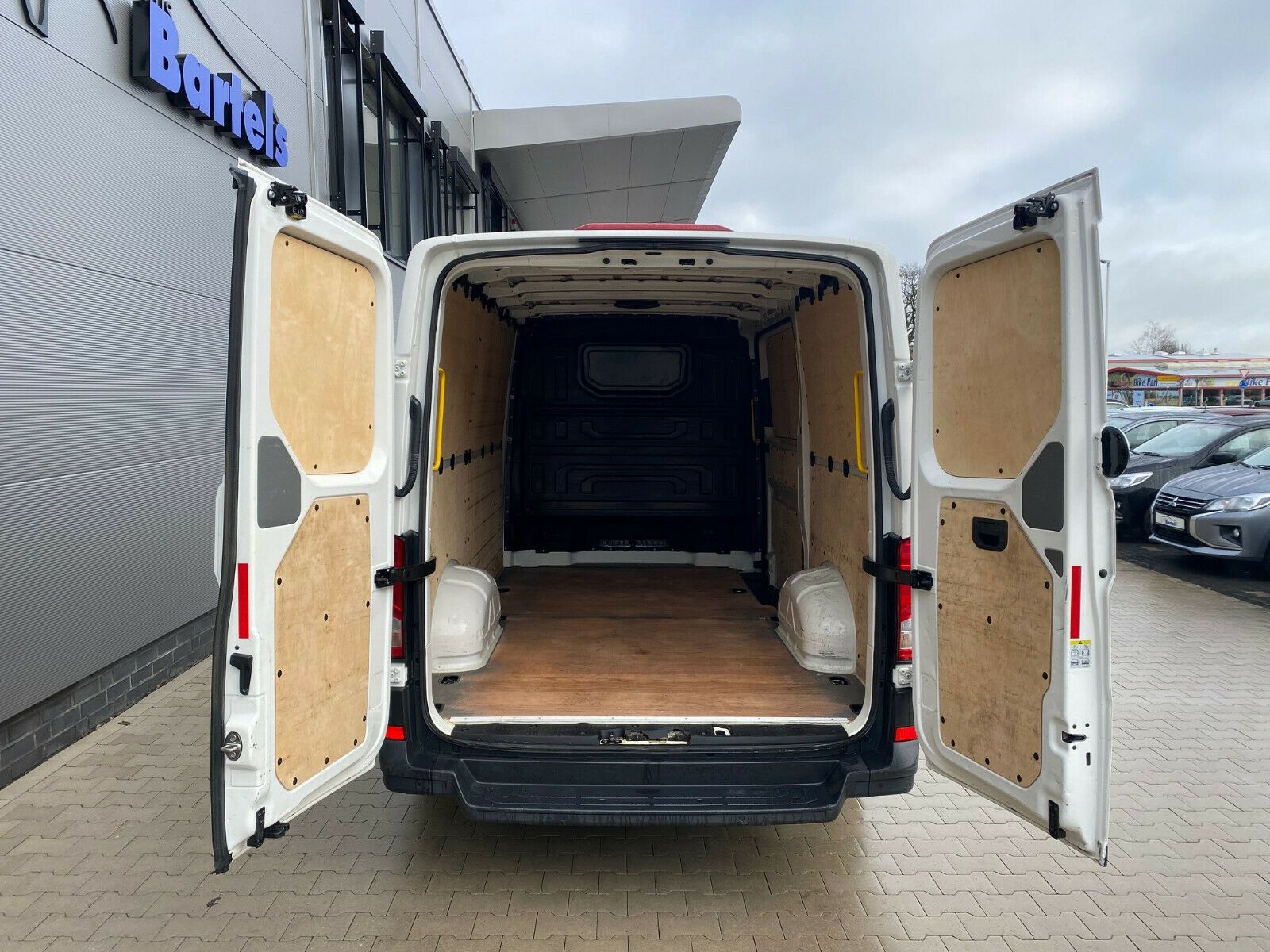 Fahrzeugabbildung Volkswagen Crafter Kasten Kasten 30  aus 1.Hand