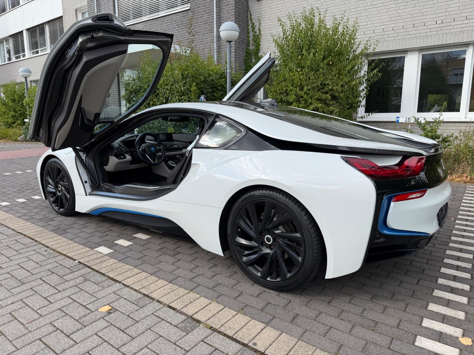 BMW i8 Pure Impulse MwSt. ausweisbar