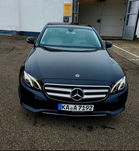 MERCEDES-BENZ E 200 4MATIC EXCLUSIVE Autom. EXCLUSIVE