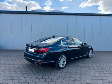 BMW 740 - 7