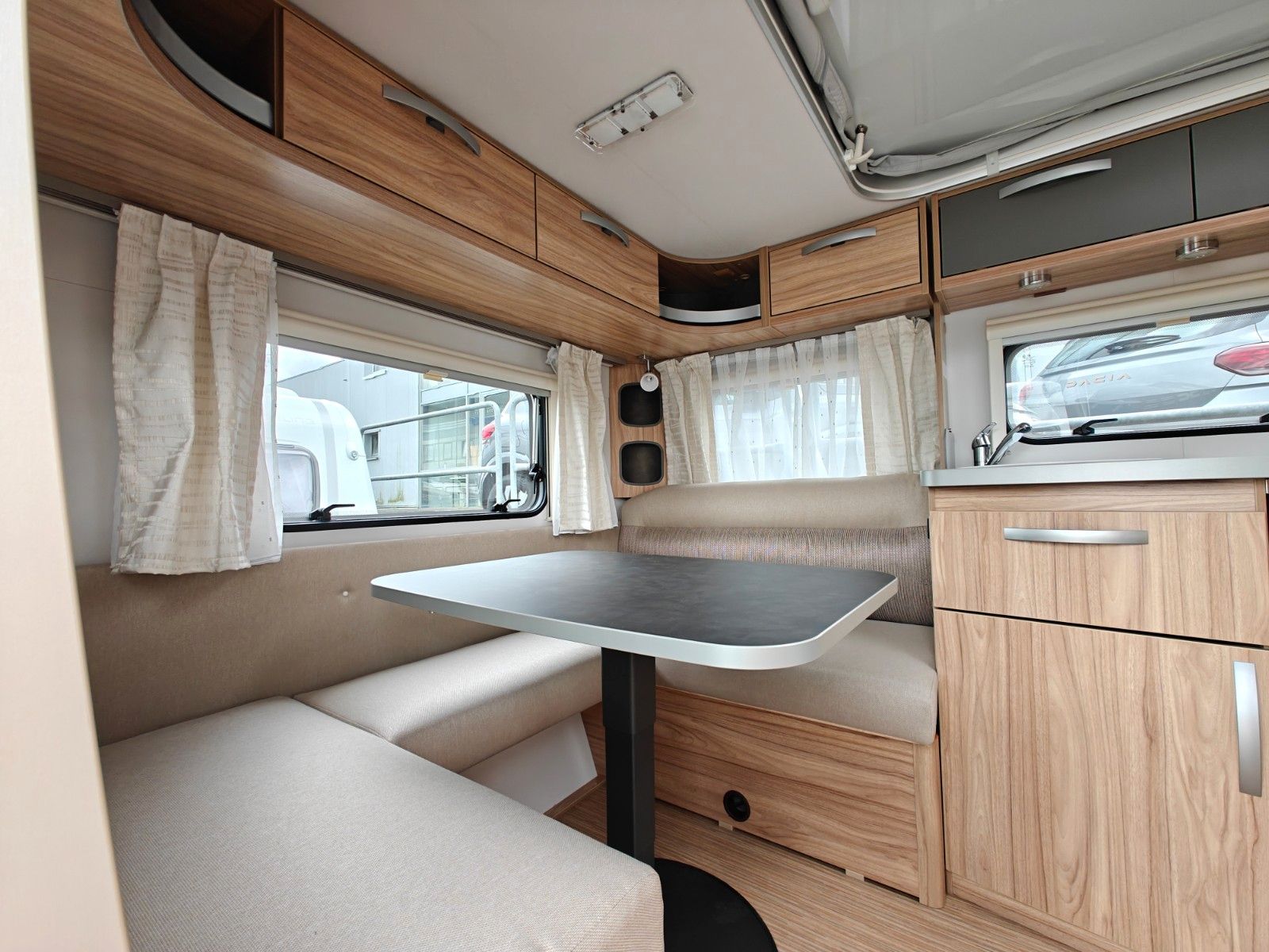 Fahrzeugabbildung HYMER / ERIBA / HYMERCAR Feeling 470 Elegance - JETZT 6.683€ SPAREN !!!