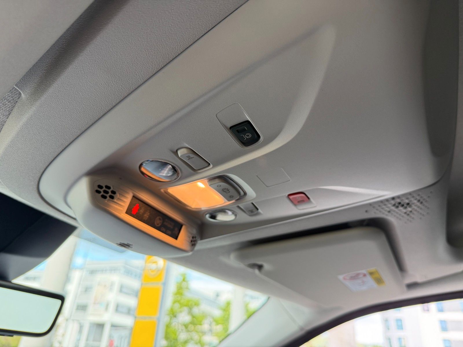 Fahrzeugabbildung Opel Combo Cargo Kastenwagen XL 1.5 Diesel 102 PS!