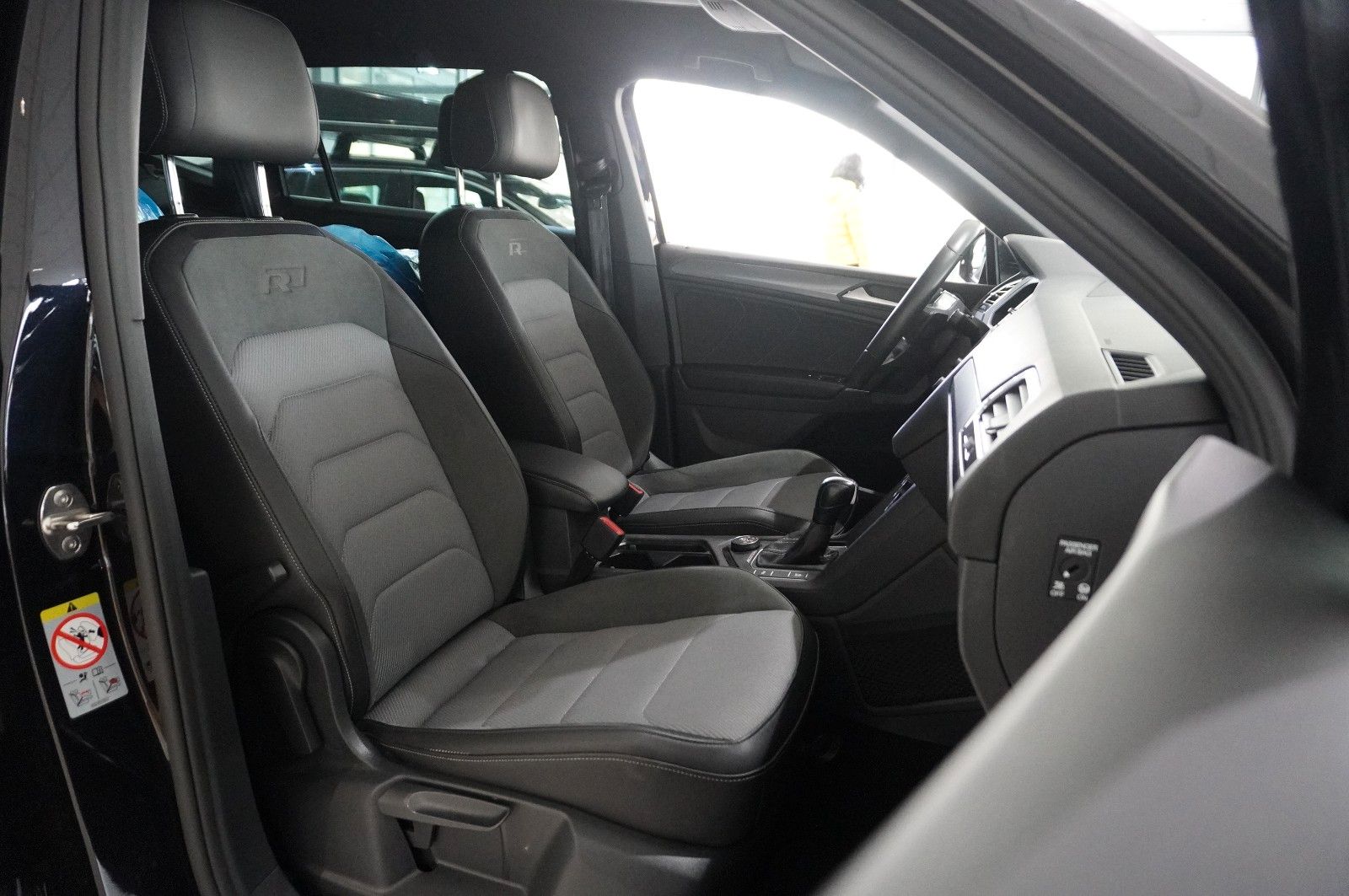 Fahrzeugabbildung Volkswagen Tiguan Allspace 2.0D R-LINE 4M NAVI/SH/SPORT/AHK