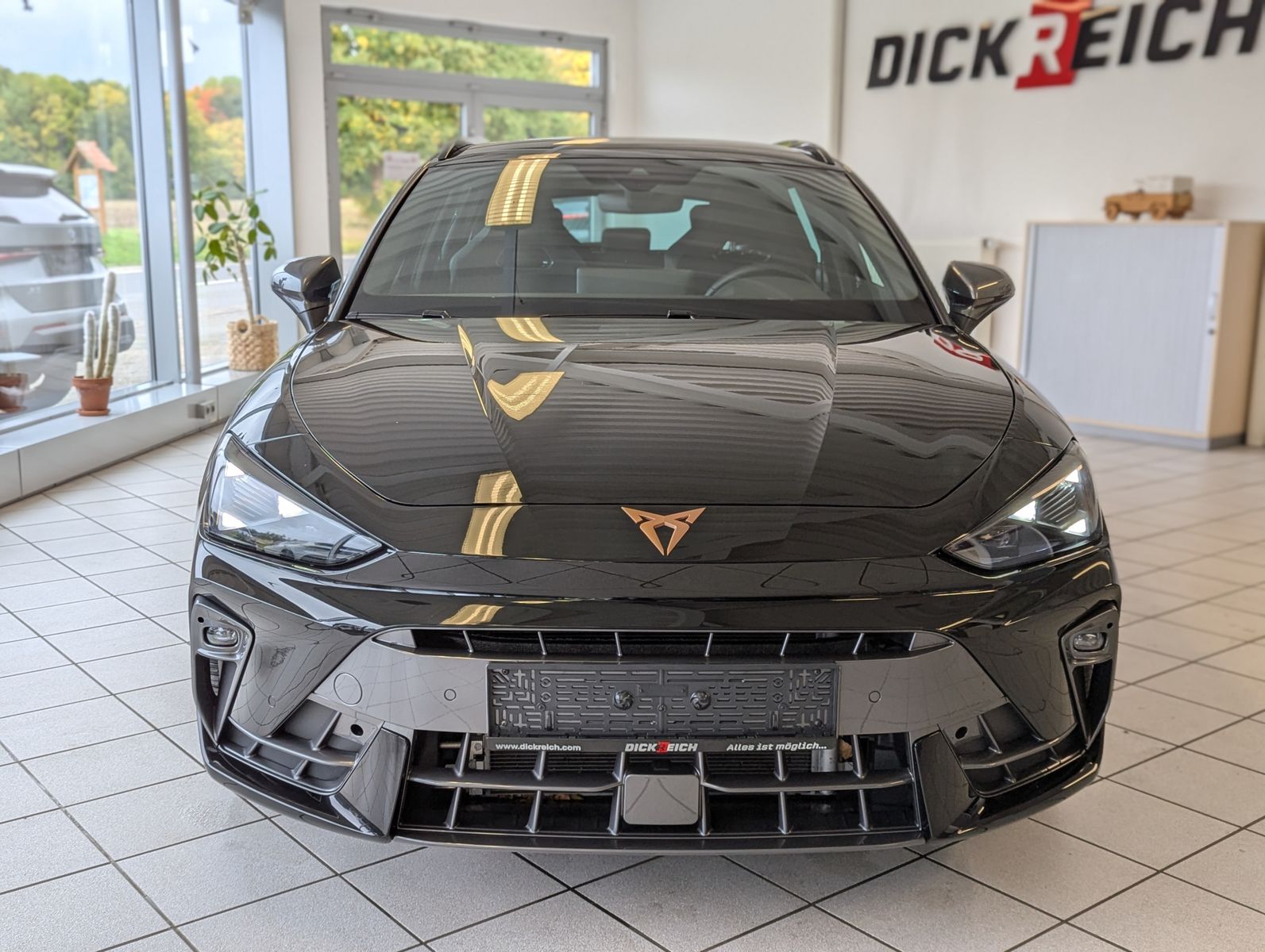 CUPRA Leon 1.5 eTSI Intelligent-Dynamic-Edge-Pake Cam - Image 2